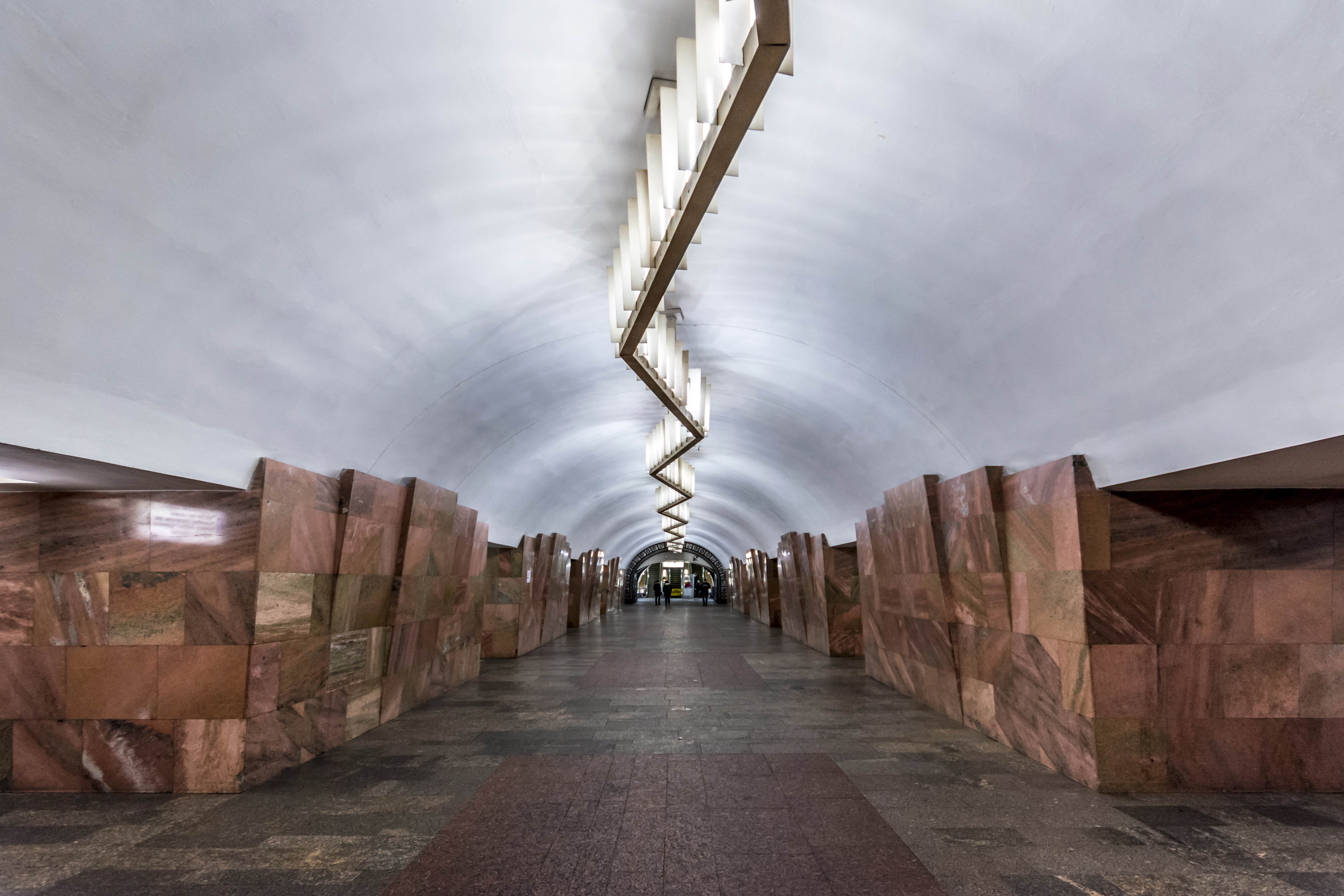 Metro MSK Line7 Barrikadnaya.jpg