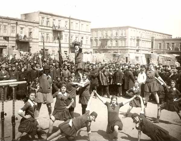 Баку в 1920-е годы. День физкультурника.jpg