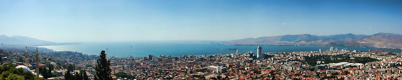 Izmir panorama from Kadifekale.jpg