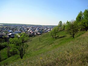Холм и город.jpg