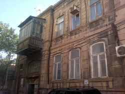 Building on Zargarpalan Street 71.jpg