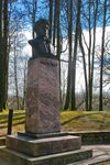 Pushkin monument in Vilnius.jpg