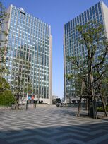Tokyo sumitomo twin building01 2048.jpg