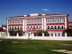 Keskškol nomer 1 (2012, ende mehiden hengeline škol)