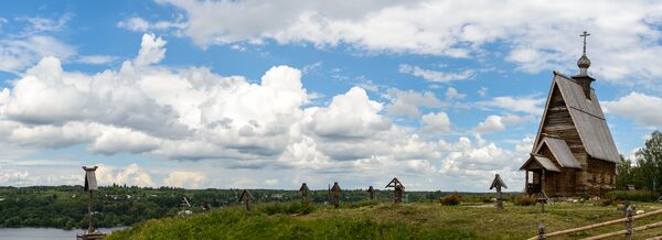 Плёс. Воскресенская церковь.jpg