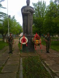 Nubarashen, The Memorial to unknown soldier WWII Nubarashen Central park, erected in 1973.jpg