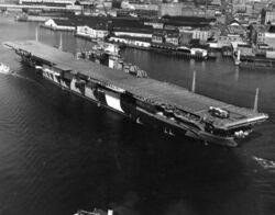 USS Franklin (CV-13) at Norfolk in February 1944.jpg