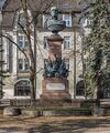 Памятник в Тарту