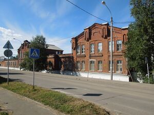 Белозерск, здание винного завода.jpg