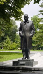 Ivo Andric Beograd spomenik.jpg