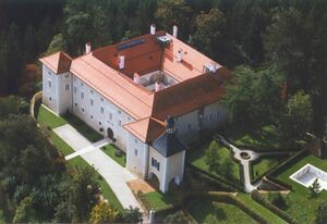 Castle Neuhaus.jpg