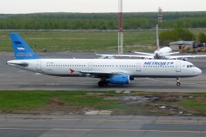 MetroJet, EI-ETH, Airbus A321-231 (16455877532).jpg