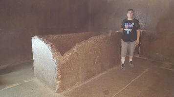 By ovedc - Interior of the Great Pyramid - 14.jpg