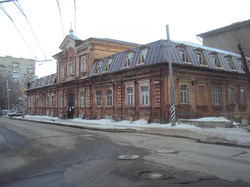 Дом, в котором находился штаб 53 саратовской стрелковой дивизии.jpg