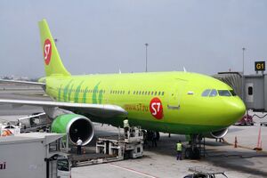 S7 Airbus A310-200 VP-BTM.JPG