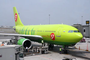 S7 Airbus A310-200 VP-BTM.JPG