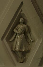 Teatralnaya porcelain sculpture 5.jpg