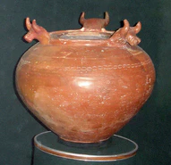 Urartian pottery, Erebuni museum 6a.jpg
