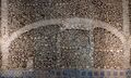 Muro de la capilla de los huesos, Évora, Portugal.jpg