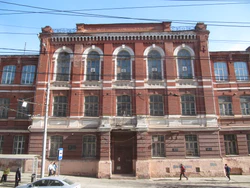 Здание гимназии Мариинской фасад.jpg