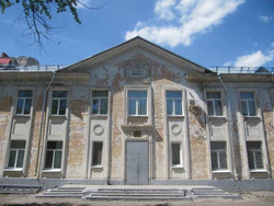 Школа № 72 (старое здание) Саратов.jpg