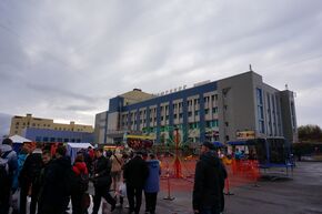 Центральная площадь г. Снежногорска, носящая имя В.В. Мурко.JPG