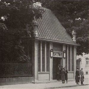 Straßenbahnwartehäuschen Linz Volksgarten, 1912.jpg
