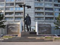 Памятник Султанмахмуту Торайгырову