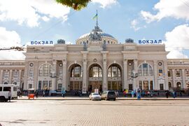 Будівля залізничного вокзалу 02.jpg