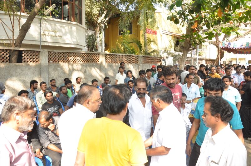 Balu Mahendra funeral.JPG
