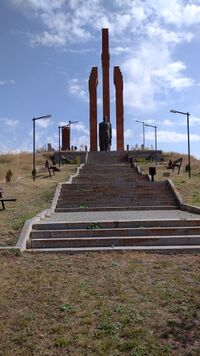 Հուշարձան Երկրորդ աշխարհամարտում զոհվածներին, Շիրակի մարզ, գ․Գուսանագյուղ - 04.jpg