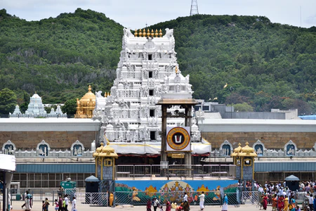 Tirumala Sanctum Sanctorum 09062015.JPG