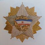 Orden jugoslovenske zastave sa zlatnim vencem.jpg