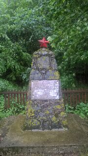 Pomnik radzieckich lotników Cieleśnica.jpg