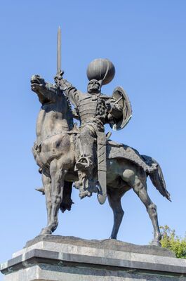 Памятник в Новгороде-Северском