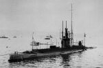 Japanese submarine HA-6 in 1917.jpg