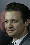 Jeremy Renner (8426813028).jpg