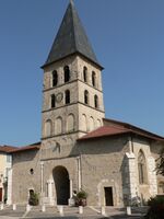 Église Saint-Laurent-des-Prés de Tullins.JPG