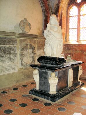 Guestrow Dom Grabmal Passow.jpg