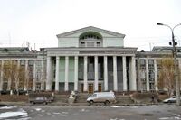 Lenin Palace of Culture in Volgograd 001.jpg