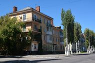 Kremenchuk I.Prykhodka Str. 26, 28, 30, 32, 34...5, 35, 36 Valued Range of Apartment Houses 03 (YDS 8081).jpg