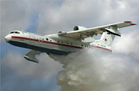 Сброс воды с самолёта МЧС РФ Бе-200