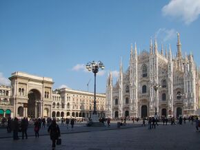 Milano piazza Duomo.jpg