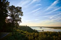 Канівський природний заповідник. Краєвид з Чернечої гори.jpg