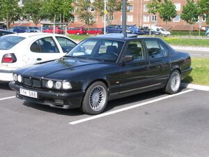 BMW Alpina B12 5.0 E32 (7328696858).jpg