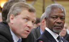 Msc 2005-Saturday, 09.00 -11.00-014 HoopScheffer Annan Konferenz Moerk.jpg