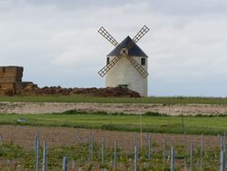 Madrigueras. Molino de viento.jpg