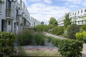Wohnanlage Industriestraße 135, Harry Glück.jpg