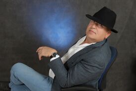 Виктор Пеленягрэ поэт.jpg