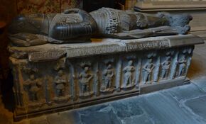 Dunkeld Cathedral 20090617 tomb Wolf of Badenoch.jpg